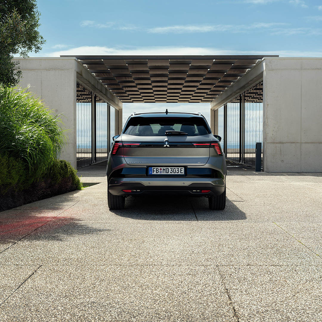 Eclipse Cross sedd bakifrån